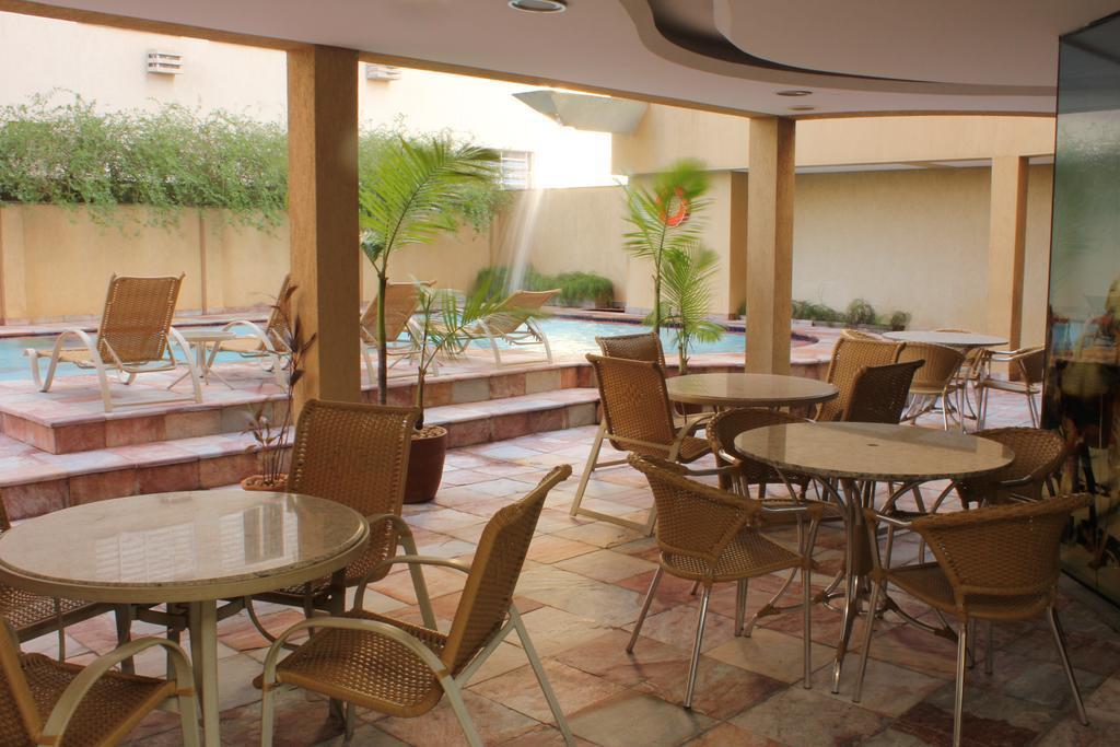 Bahamas Suite Hotel 캄푸그란지 외부 사진
