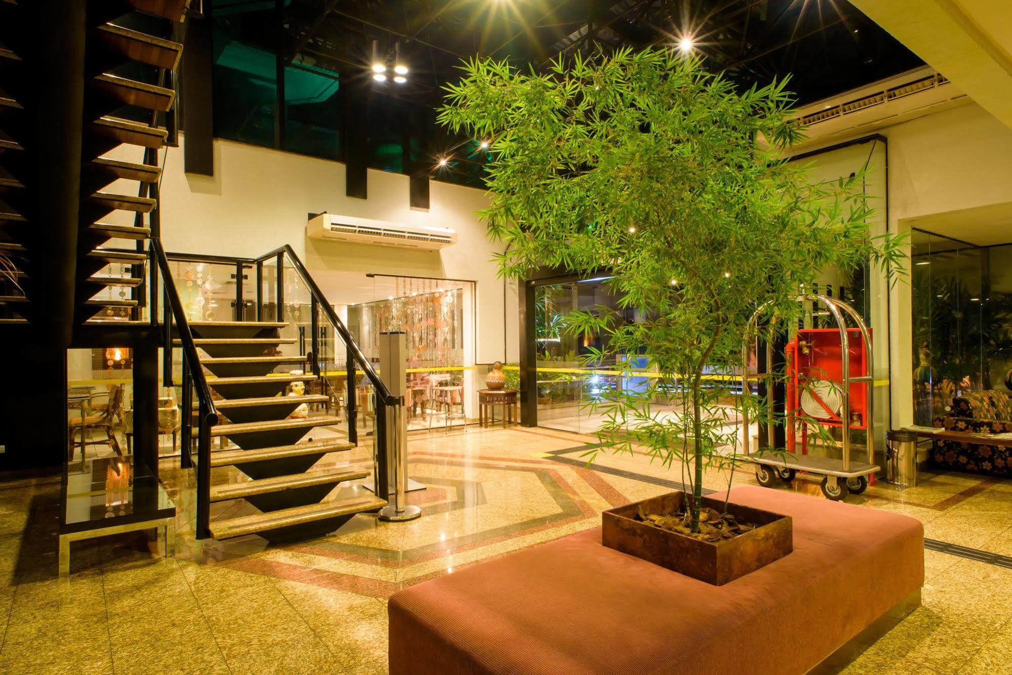 Bahamas Suite Hotel 캄푸그란지 외부 사진